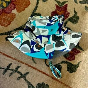 Dozer 0-12 month reversible pattern shark bucket hat